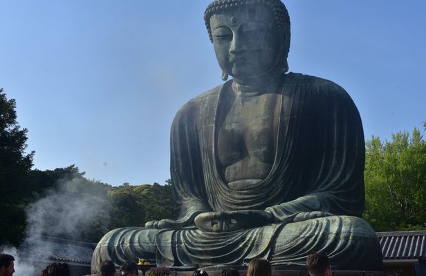 Kamakura Temples and Seaside escape by Private Vehicle from Tokyo