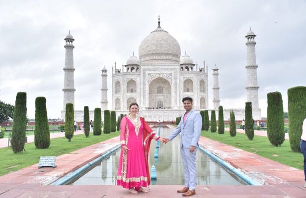 Same Day Agra Luxury Tour By Gatimaan Express Train from Delhi