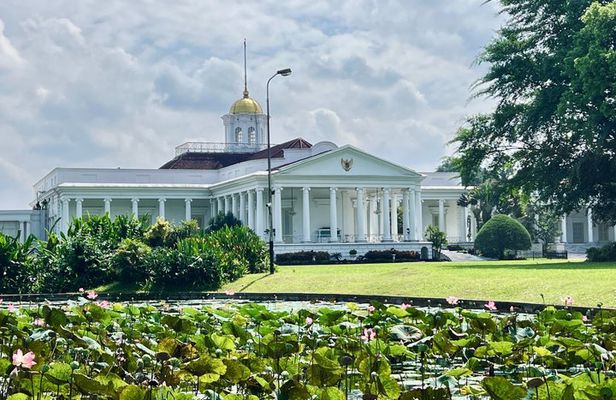 From Jakarta: Private Bogor Day Trip with Nature, Culture & Lunch
