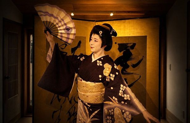 Tokyo Geisha Experience: Rare Cultural Show and Interaction