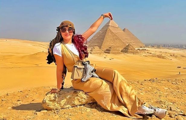 Best Private Full Day Tour to Giza Pyramids, Sphinx, Citadel and Old Cairo