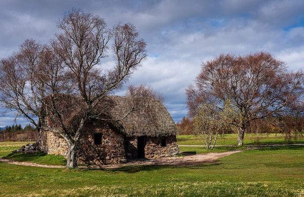 Loch Ness, Culloden, Clava Cairns: Private Tour from Edinburgh