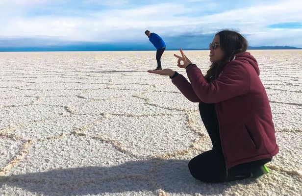 Salar de Uyuni tour 1 day with sunset in the salt flat