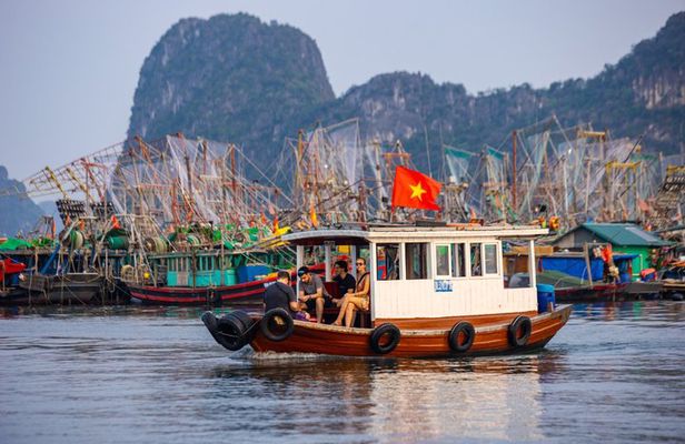 Ha Long City Bai Tu Long Bay Boat Trip and Cycling Tour