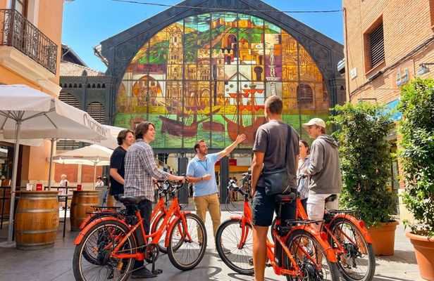 Malaga Highlights Guided Bike or E-Bike Tour with Local Guide