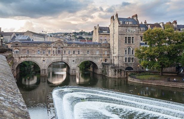 Scenic Cruise to Pulteney Weir aboard a Historic Royal Boat