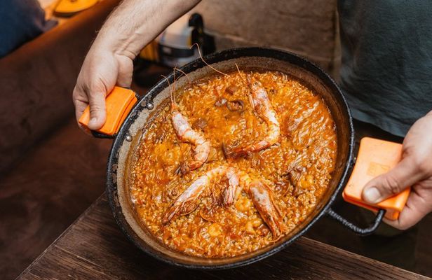 Barcelona: Guided Food Walking Tour with Tapas and Wine