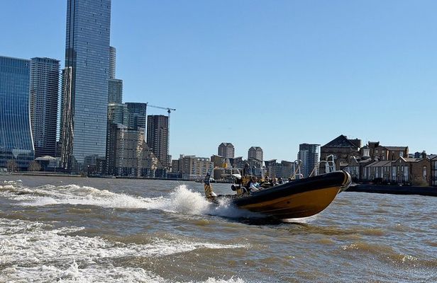 Speedboat Sightseeing: Embankment OR Westminster Pier -45 Minutes