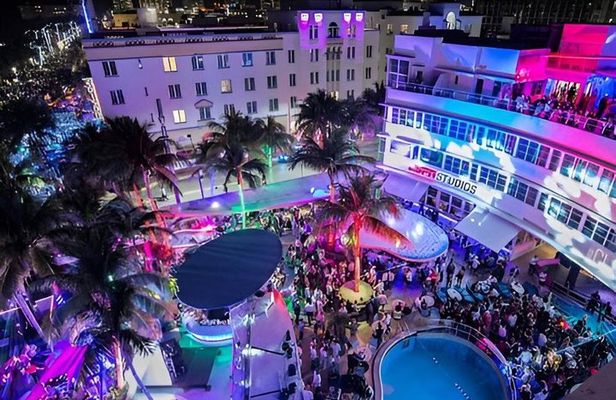 Miami Pub Crawl + Clubbing Experience