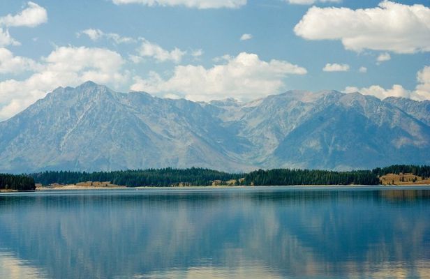 12 VIP Group Yellowstone Classic 1 Day Tour Bozeman Round Trip