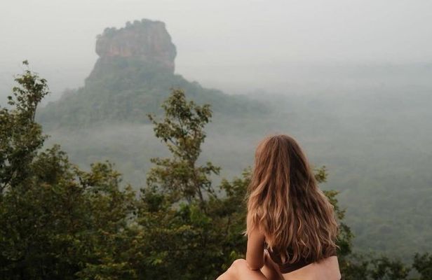 Sigiriya 2Day 1Night Tour with Hotel and Entrance Fees