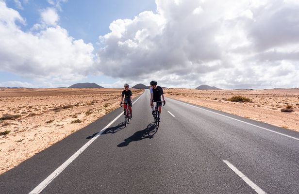 E-Road Bike Tour Lanzarote in El Golfo Green Lagoon