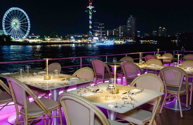 Bangkok Super Galaxy Luxury Dinner Cruise on Chao Phraya River