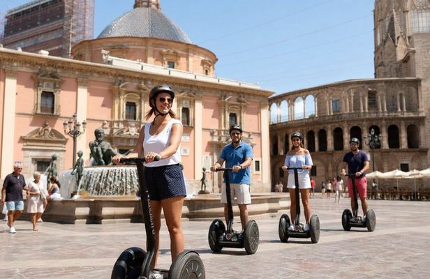 Valencia: 2h Monumental Segway Tour