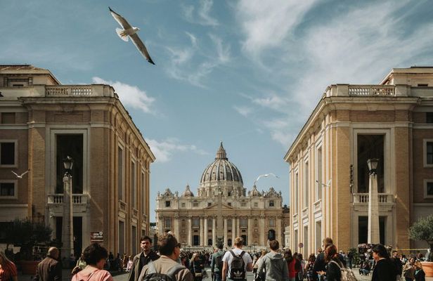 St Peters Basilica, Underground and Dome Entry with Audio App
