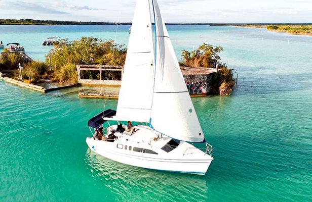 Tour Sailing 4 Hours Private Magic Bacalar Up to 7 People