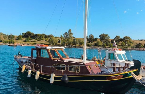 Agistri and Metopi Half Day Small Group Cruise from Aegina