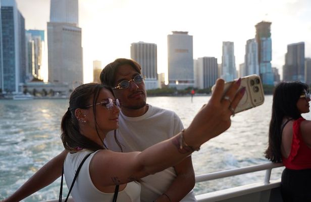 Miami Sunset Cruise: Millionaire’s Row Sightseeing Tour