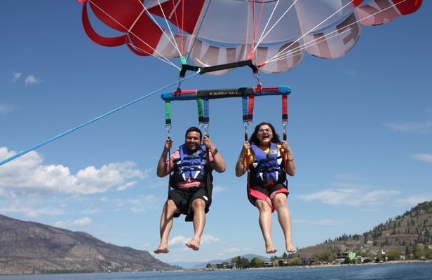 Kelowna Group Parasailing Tour and Boat Ride