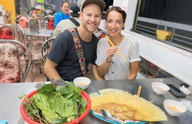 Saigon Back-Alley Scooter Food Tour with Local Students
