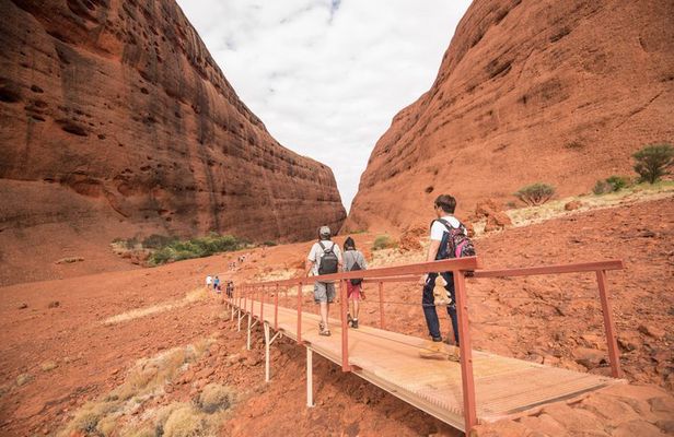 Uluru Tour with Kata Tjuta and Kings Canyon from Alice Springs