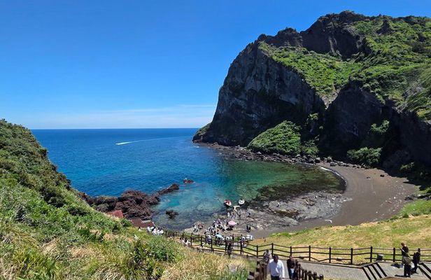 Jeju East UNESCO Tour & Haenyeo Show