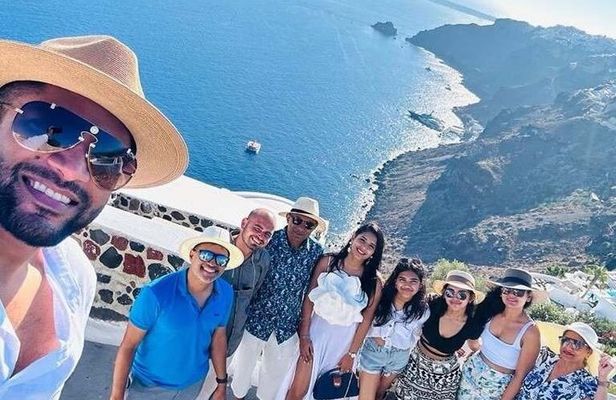 Santorini Private Half Day Highlights Tour with Lunch Option