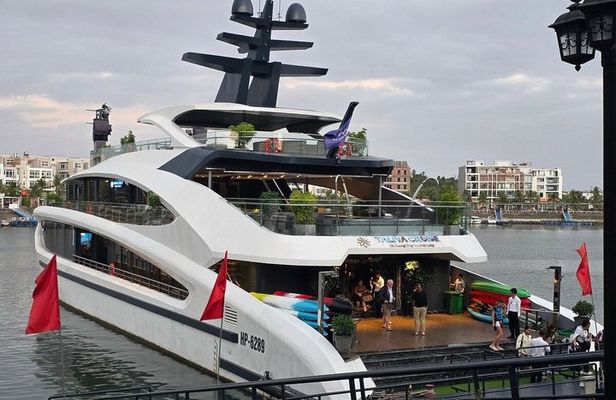 Halong Bay & Lan Ha Bay Luxury Taliya Day Cruise from Hanoi