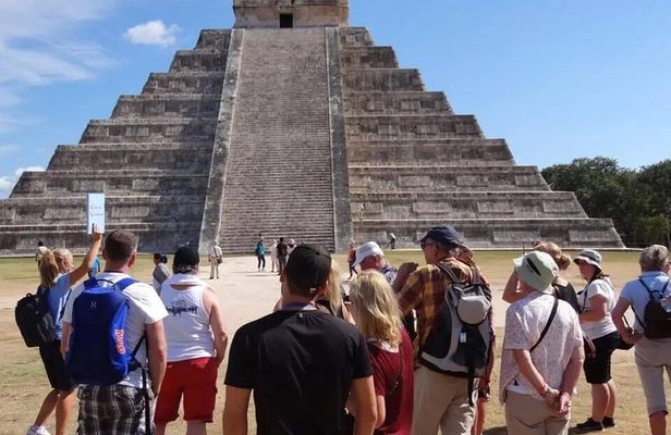 Chichén Itzá Tour Mayan Ruins Valladolid and Saamal cenote