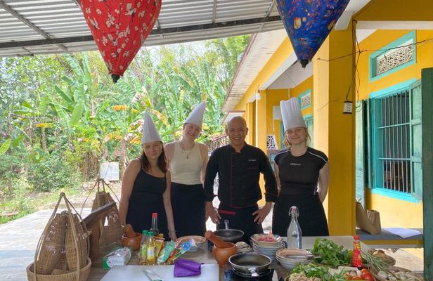 Hoi An Cooking Class with Organic Farm & Local Market Experience