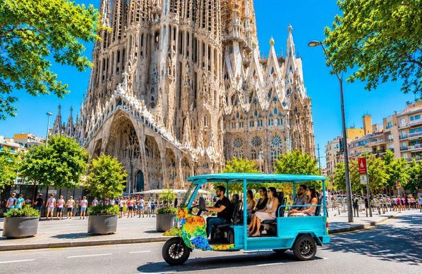 Route of Barcelona by Electric Tuk Tuk 2H