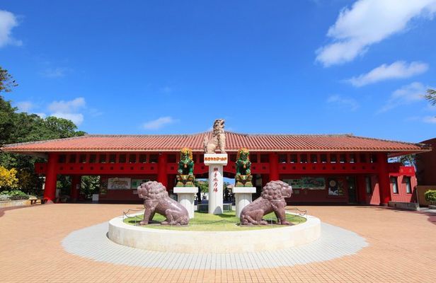 Okinawa South Bus: Shurijo, Okinawa world & more