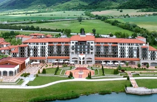 From Sofia: Pravets - SPA Retreat and Bulgaria Land Theme Park