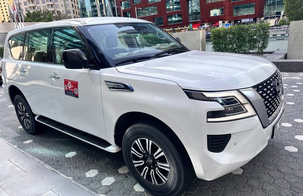 Upgrade Your Journey: Private Luxury Dubai Airport Transfers.