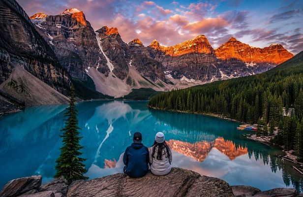 Banff: Moraine Lake Sunrise Shuttle