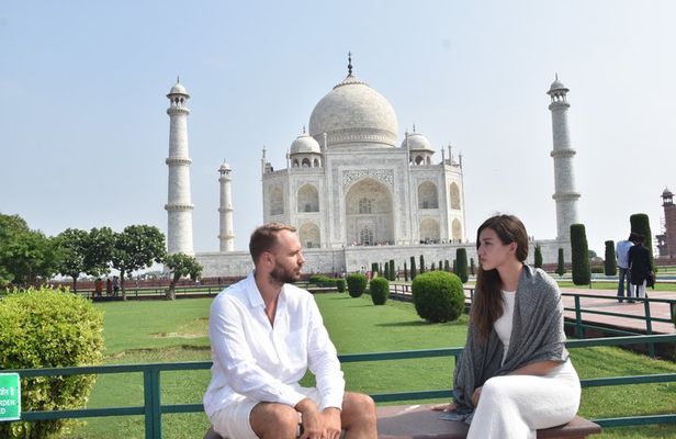 Same Day Agra Luxury Tour By Gatimaan Express Train from Delhi