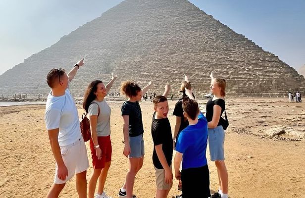 The best seller tour to Giza pyramids & Gem