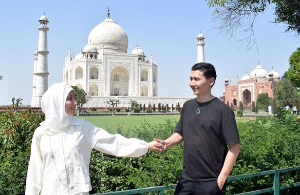 From Delhi Taj Mahal Tour by Superfast Train All Inclusive