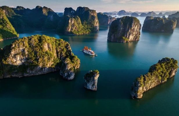 Essential Vietnam 10 Day Private Tour at Your Own Pace