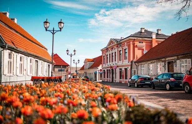 Tallinn to Riga Private Transfer with Sightseeing Stops