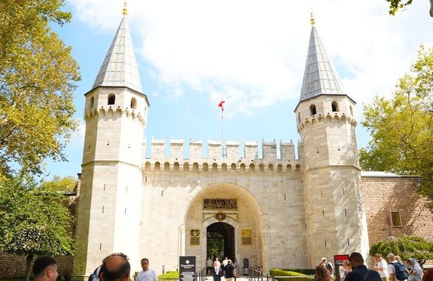 Topkapi Palace Skip the Line Hosted Entry Ticket and Audio Guide