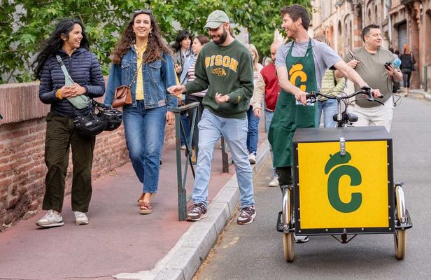 Toulouse gourmet tour in English: cheese wine heritage