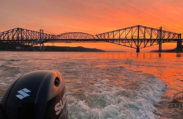 Sunset Zodiac Boat Tour on St Lawrence River