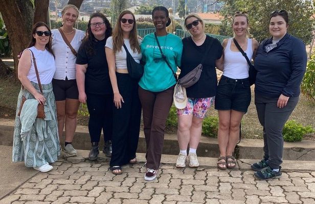 Kigali Walking Tour: history, art, markets and local life