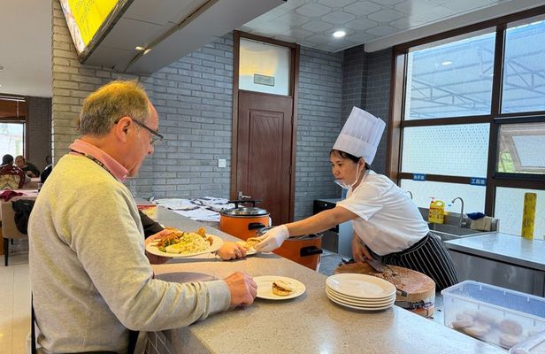 Mini Group Xian Day Tour to Terracotta Army, City Wall, Pagoda and Muslim Bazaar