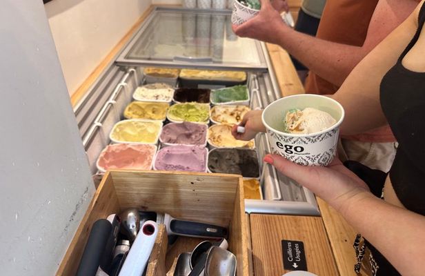 Marseille Street Food and Guided Sightseeing Walk