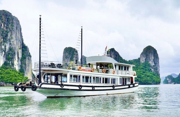 4-Day Guided Hanoi Ninh Binh Halong Bay Combo with Accommodation