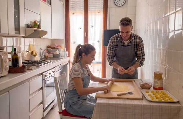 Parma Cooking Class with Homemade Pasta, Lambrusco & Local Flavor