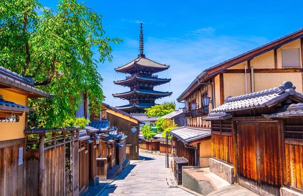 Kyoto Gion Backstreets and Geisha Traditions Tour