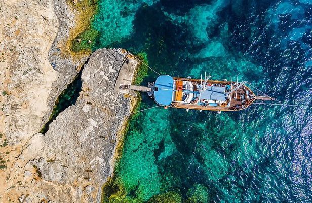 Comino Blue Lagoon, Gozo & Sea Caves Cruise with Swimming Stops